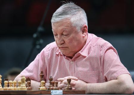 Экс-чемпион мира по шахматам Карпов находится в крайне тяжелом состоянии