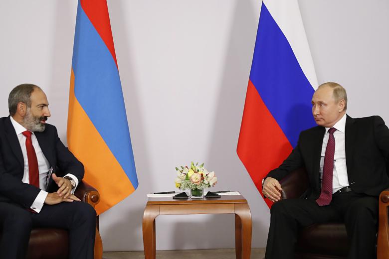 Президент РФ Владимир Путин с премьер-министром Республики Армения Николом Пашиняном