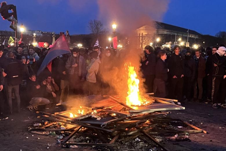 Протесты против пенсионной реформы продолжаются в Париже