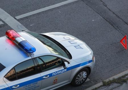 Спорткар влетел в столб в центре Москвы и попал на видео