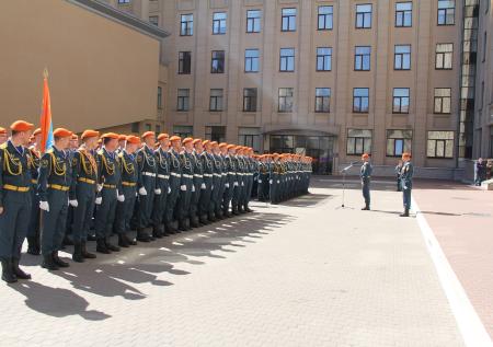 Путин присвоил университету МЧС в Петербурге имя экс-главы Евгения Зиничева