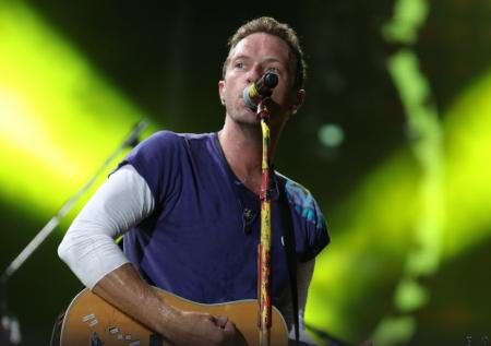 Солист Coldplay обручился с Дакотой Джонсон после шести лет отношений