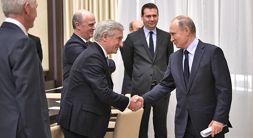 Президет РФ Владимир Путин на встрече с представителями Экономического совета ассоциации «Франко-российская торгово-промышленная палата»