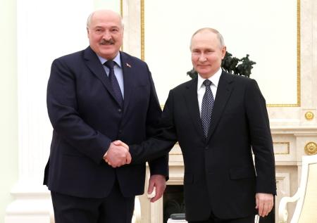 Кредит, преемник, НАТО: что еще Путин и Лукашенко обсудят в Москве