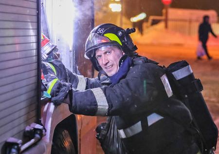 Часть фасада жилого дома обрушилась в Москве