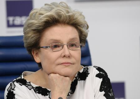 Малышевой припомнили танцы со шприцами после программы об анализах
