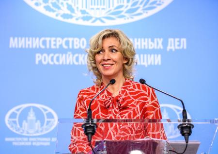 Захарова пересказала историю о пролитом на Навального кофе