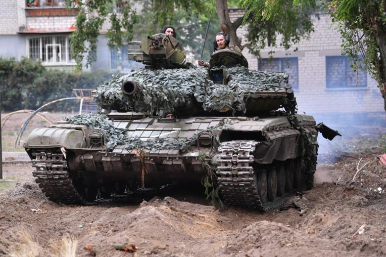 Танк Т-72 ВС РФ в Северодонецке