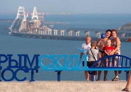 По Крымскому мосту проехали 2,2 миллиона автомобилей