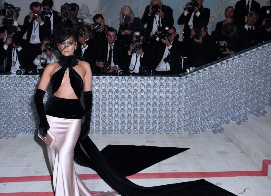 Дженнифер Лопес на гала-концерте Met Gala 2023