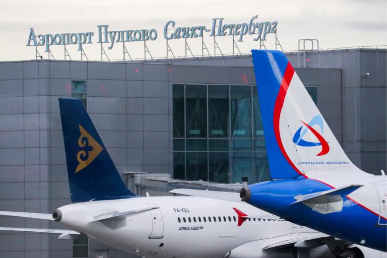 Санкт-Петербург. Самолеты в международном аэропорту Пулково