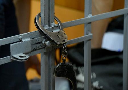 Учителя посадили за насилие над школьниками
