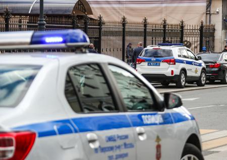 Курсант вуза МВД задержал женщину, напавшую на пассажира метро с ножом