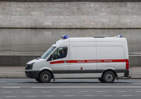 В Курганской области мужчину убило выброшенной с пятого этажа дверью