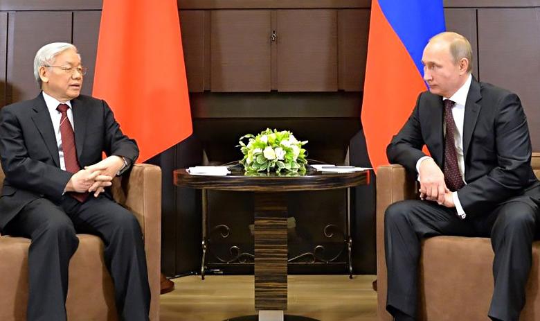 Генсек Центрального комитета Коммунистической партии республики Нгуен Фу Чонг и президент РФ Владимир Путин