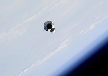 На Землю вернулась команда космических туристов