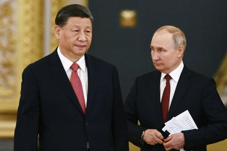 Владимир Путин и Си Цзиньпин перед началом российско-китайских переговоров в Москве