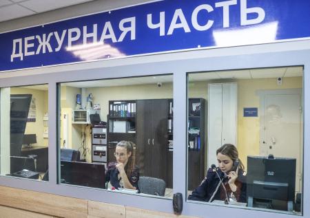 Мужчина избил жену при ребенке и посетителях в подмосковном ТЦ