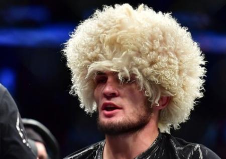Нурмагомедов поддержал боксёра Абдуллаева накануне его чемпионского боя