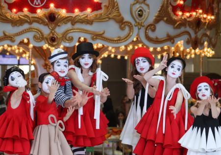 Fashion Show Circus показали на юбилее Центрального детского магазина