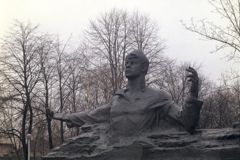 Памятник Сергею Есенину