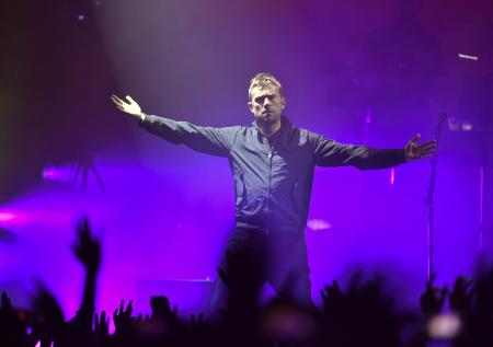 Лидер Gorillaz отыграл сольный концерт, находясь в изоляции