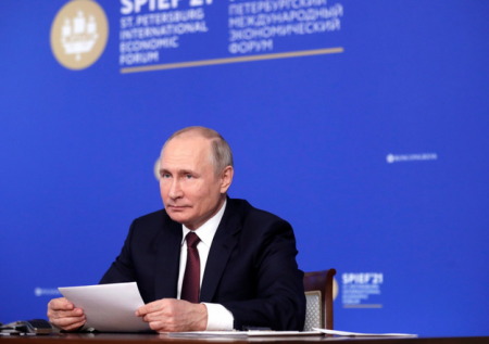 Венедиктов показал фото дочери Путина с форума в Петербурге