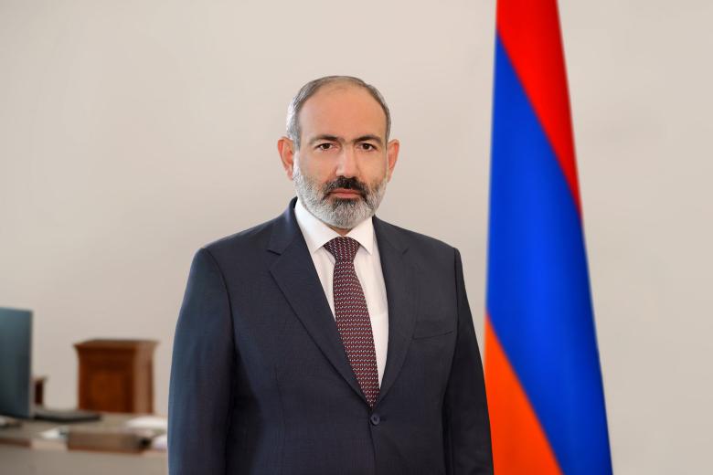 Премьер-министр Армении Никол Пашинян и президент Азербайджана Ильхам Алиев