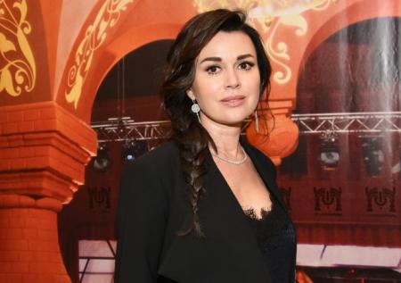 Семья Заворотнюк узнала о целителе для актрисы по телевизору