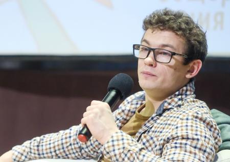 Стало известно, как могут наказать Кологривого за дебош в баре