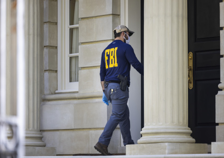 ФБР задержало мужчину за угрозы в адрес Трампа и агентов ICE