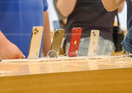 Стал известен первый покупатель iPhone 13 в Москве