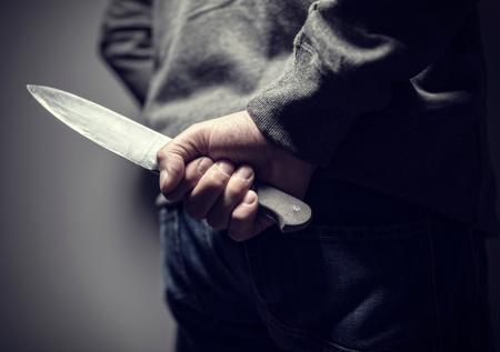 В Перми мужчина с ножом пытался затащить детей в кусты