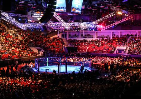 Бой на выживание: россиянам становится тесно в UFC