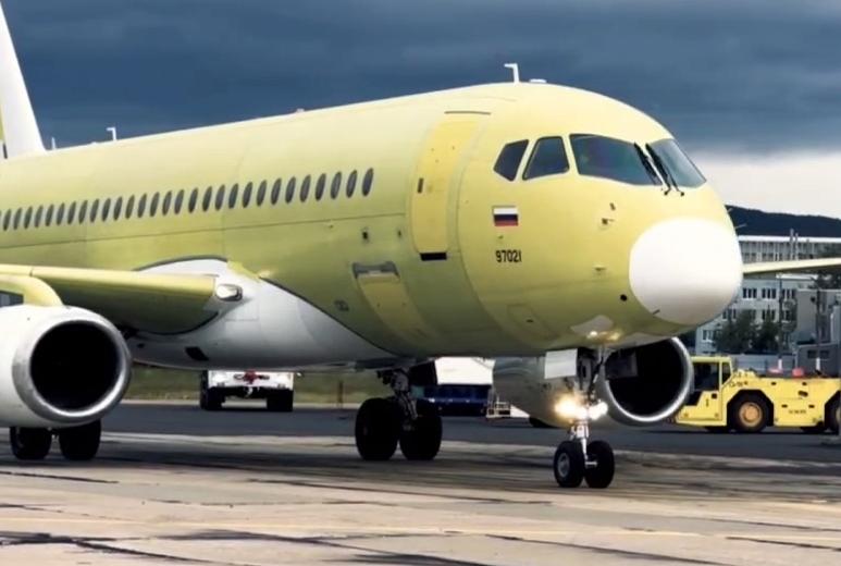 Лайнер SJ-100
