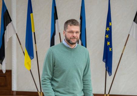 Мэр Таллина назвал безумием антироссийские поправки в Конституцию Эстонии