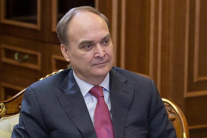 Анатолий Антонов