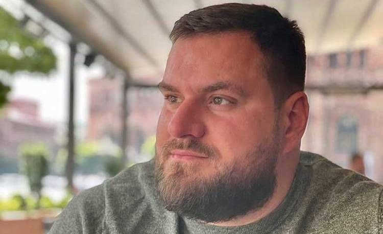 Армянский блогер Мика Бадалян