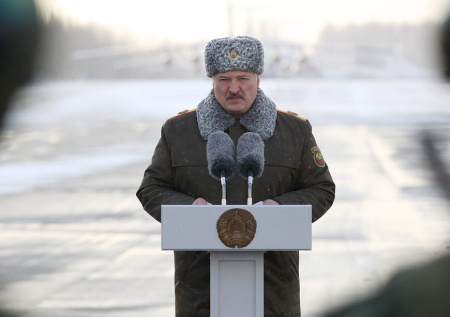 Лукашенко рассказал о разработке плана по отправке миротворцев в Казахстан