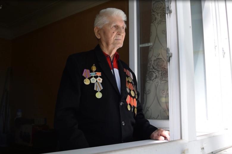 Дмитрий Толстов