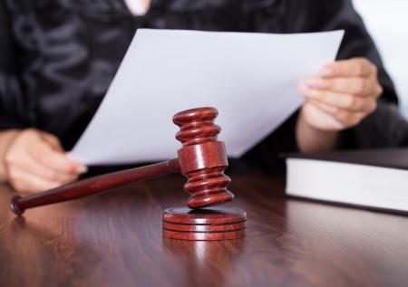 Преподавательницу СПбГУ уволили после работы экспертом для суда