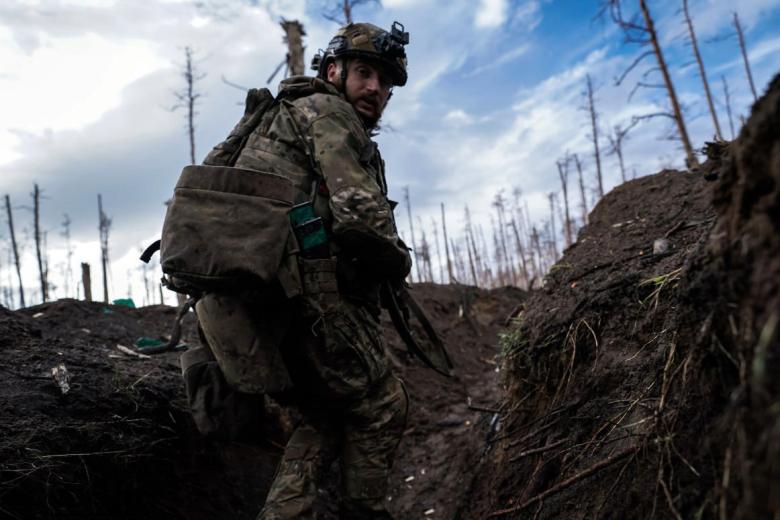 Солдат ВСУ в зоне боевых действий