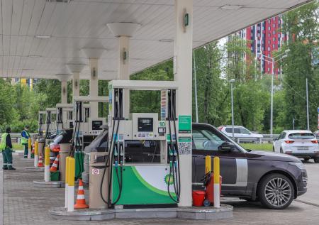 Автомобилистам рассказали, какой бензин экономичнее