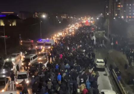 В Алма-Ате появились БТР