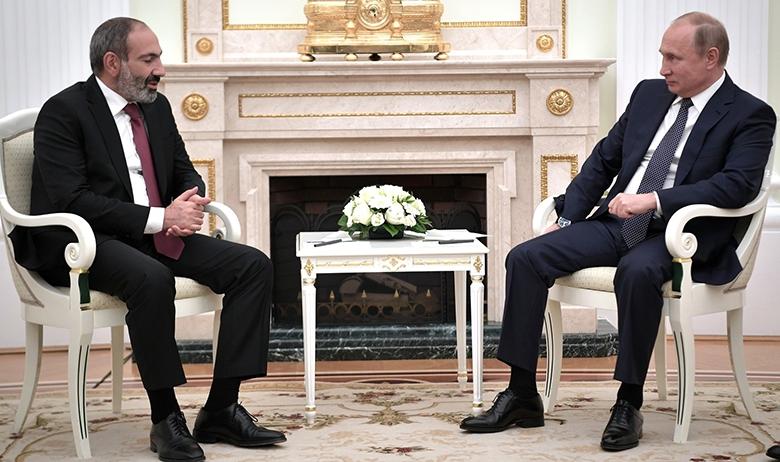 Президент РФ Владимир Путин с премьер-министром Республики Армения Николом Пашиняном