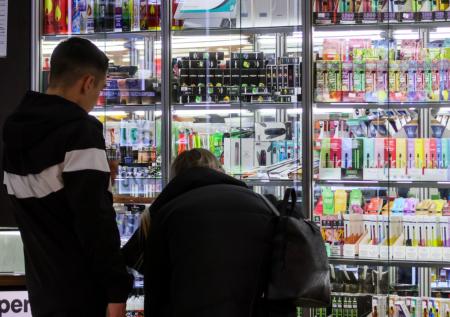 Назван объем контрафакта на рынке вейпов в России