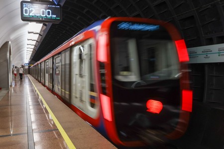 В московском метро женщина толкнула знакомого под поезд