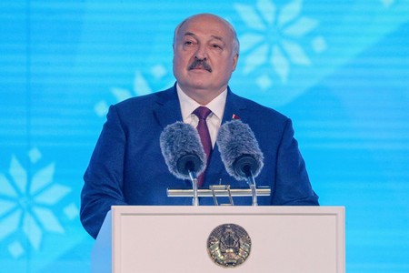 Лукашенко пригрозил белорусским властям серьезными проверками