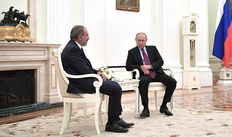Лидеры Армении и РФ Никола Пашинян и Владимир Путин 