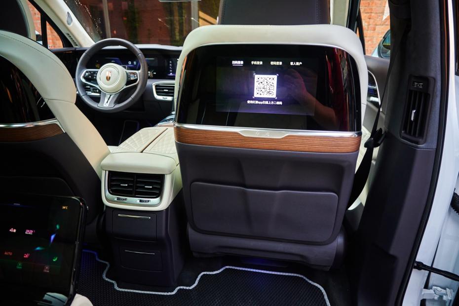 Интерьер Hongqi E-HS9